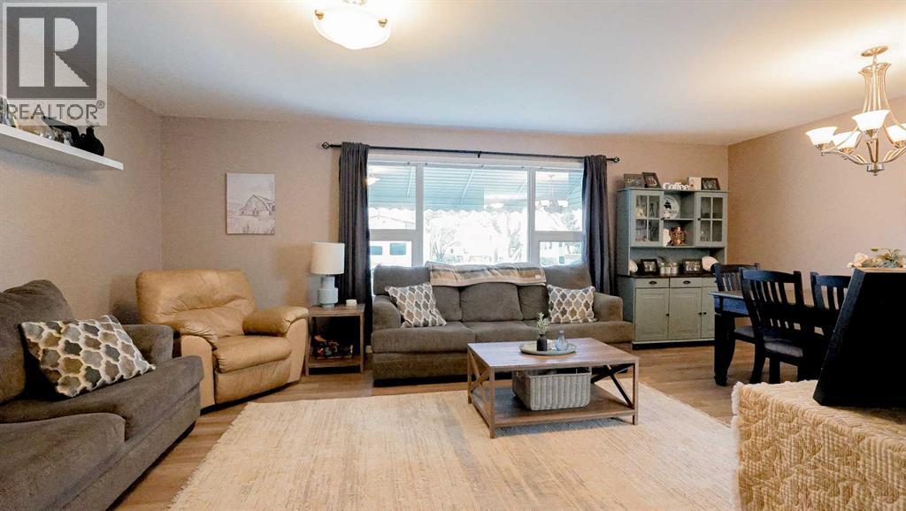 506 2 Street W, Bow Island, Alberta  T0K 0G0 - Photo 3 - A2291087