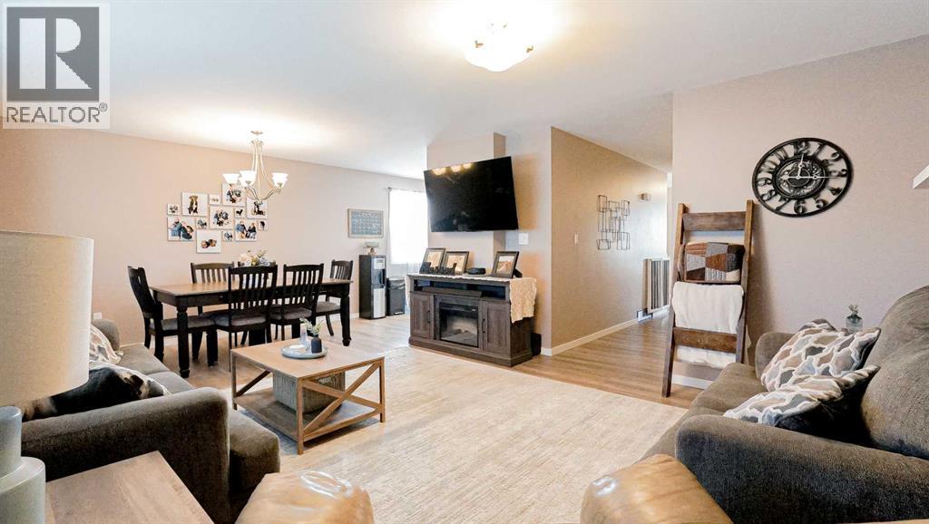 506 2 Street W, Bow Island, Alberta  T0K 0G0 - Photo 2 - A2291087