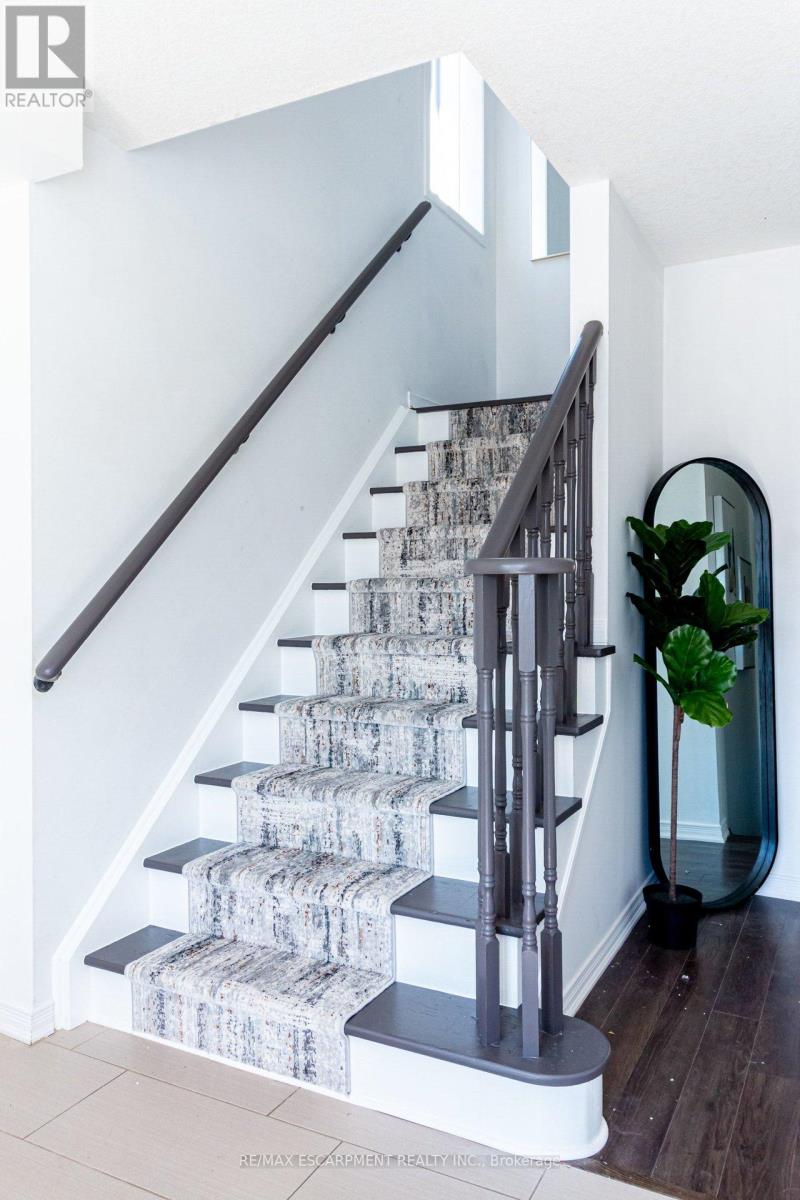 19 Cromarty Avenue, Haldimand, Ontario  N3W 0B6 - Photo 24 - X12868354