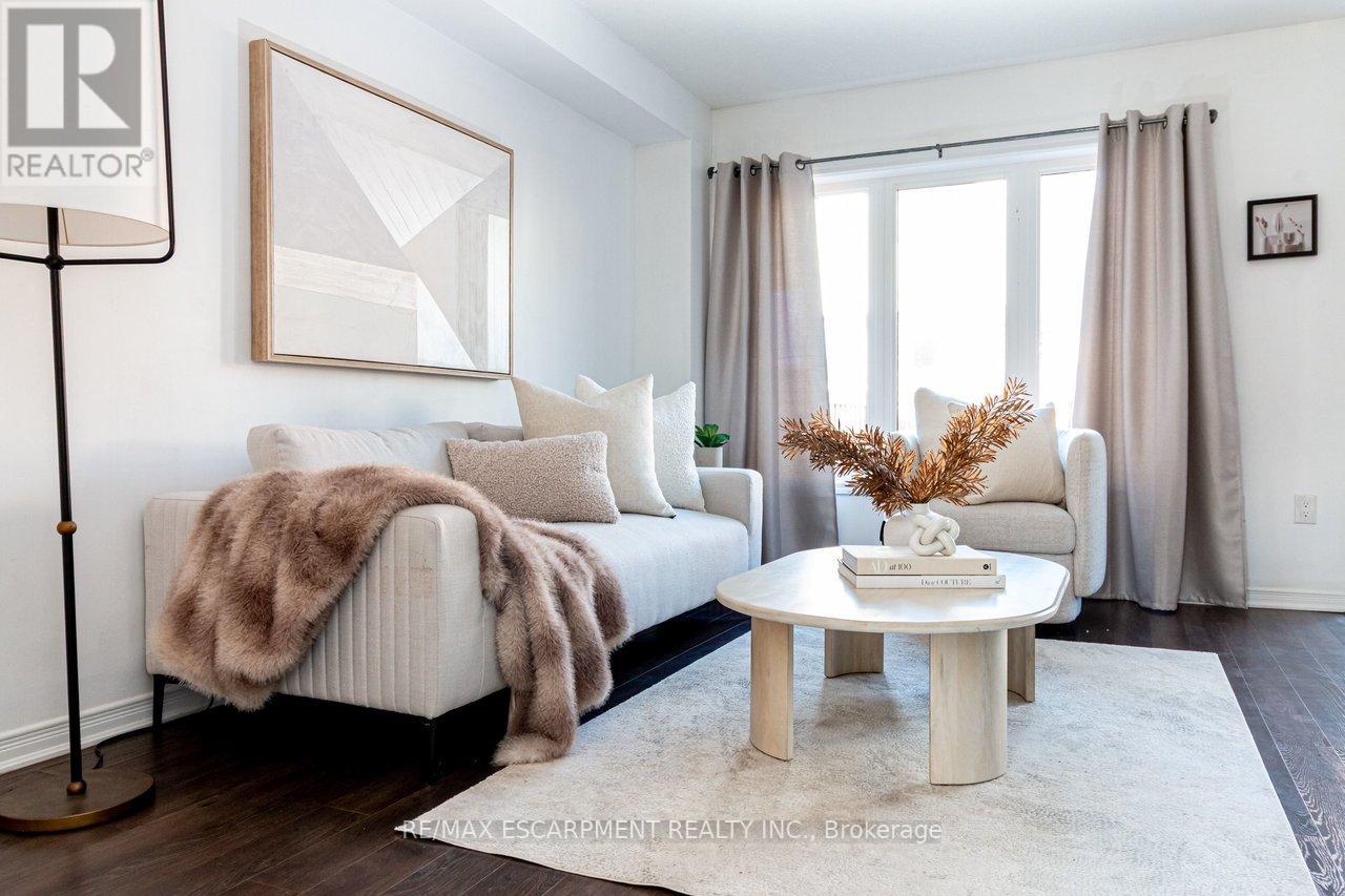 19 Cromarty Avenue, Haldimand, Ontario  N3W 0B6 - Photo 7 - X12868354