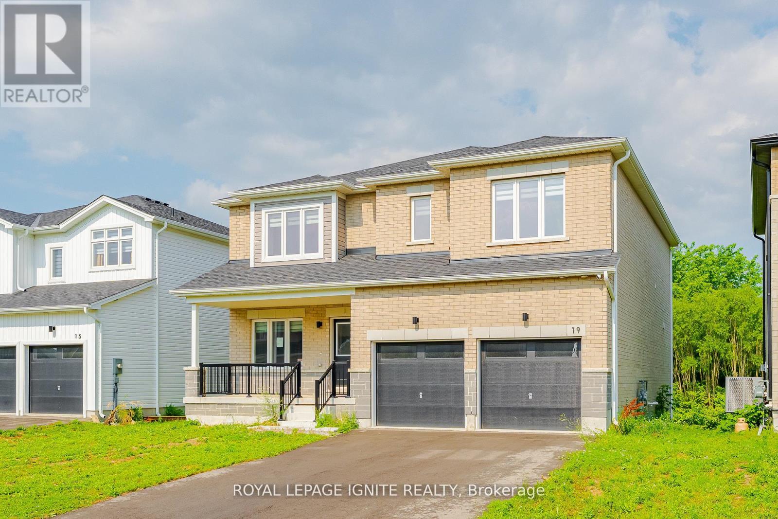 19 Butternut Drive, Norfolk, Ontario  N3Y 0G8 - Photo 2 - X12868414