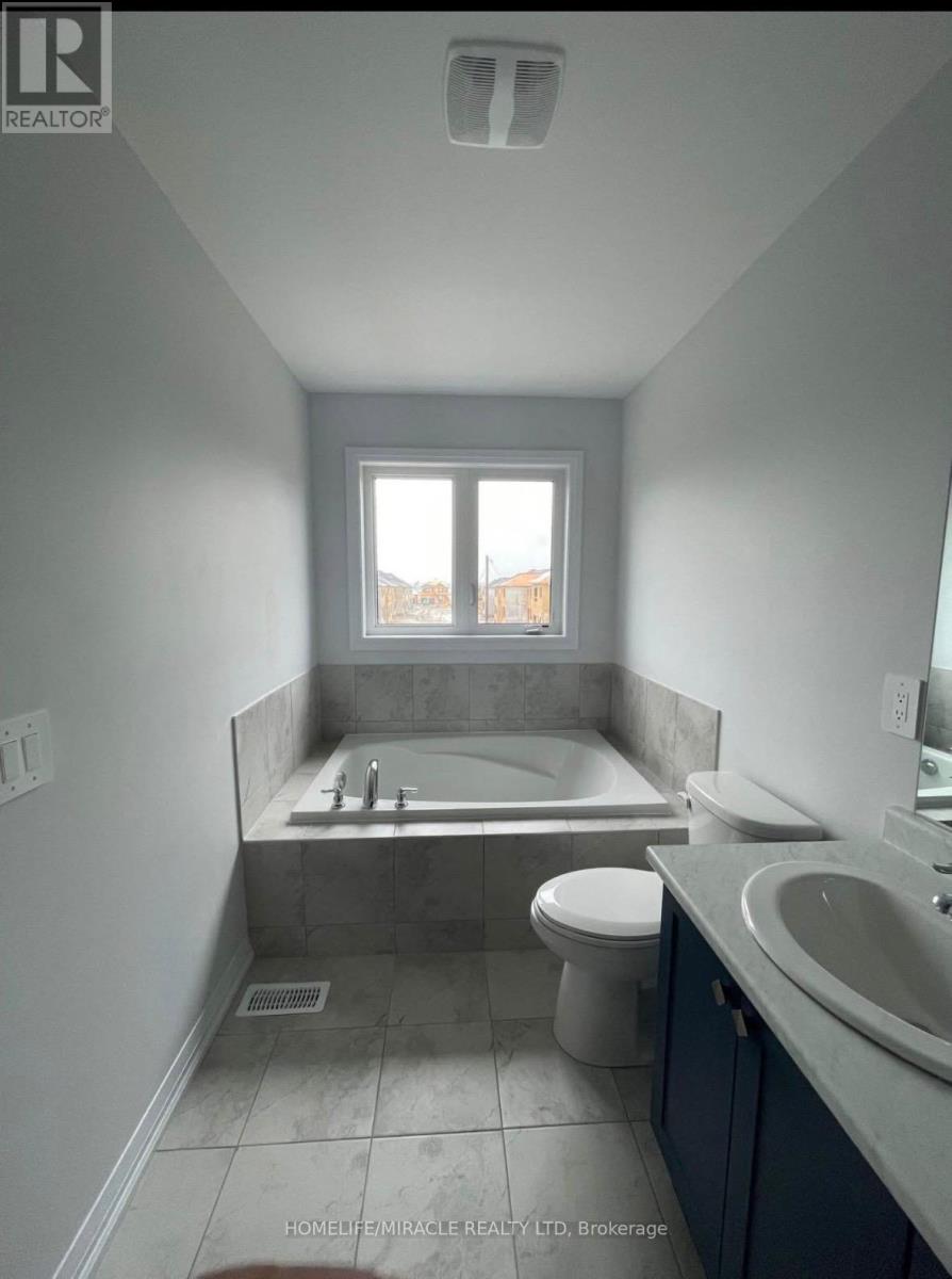 62 Corley Street, Kawartha Lakes, Ontario  K9V 6C2 - Photo 7 - X12868428