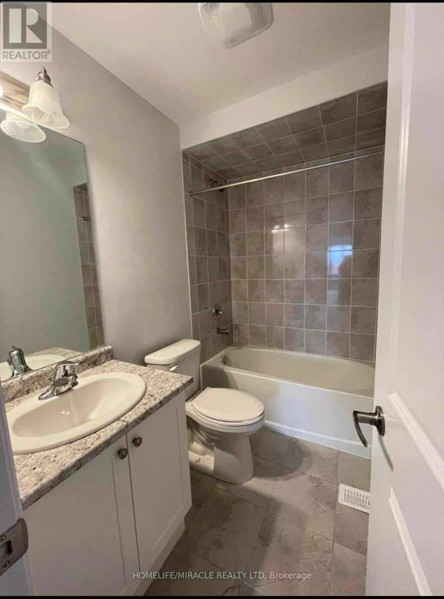 62 Corley Street, Kawartha Lakes, Ontario  K9V 6C2 - Photo 9 - X12868428