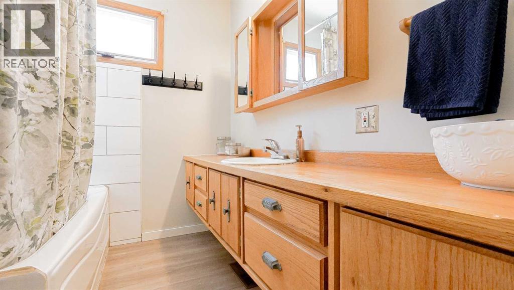 506 2 Street W, Bow Island, Alberta  T0K 0G0 - Photo 18 - A2291087