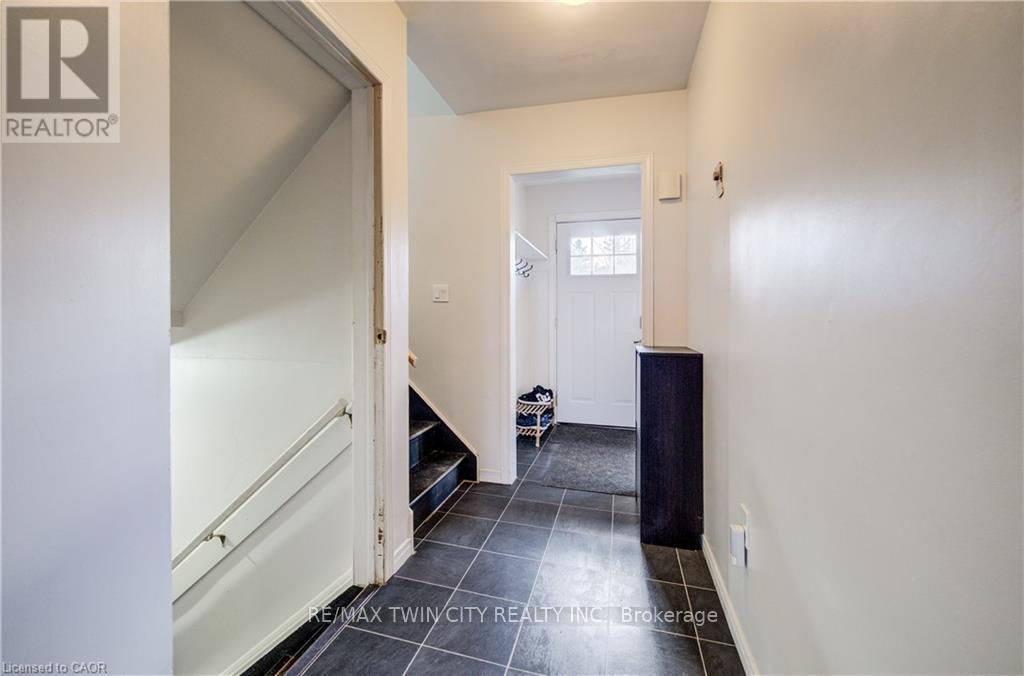 1099 Sovereign Road, Woodstock, Ontario  N4S 5P3 - Photo 12 - X12868440