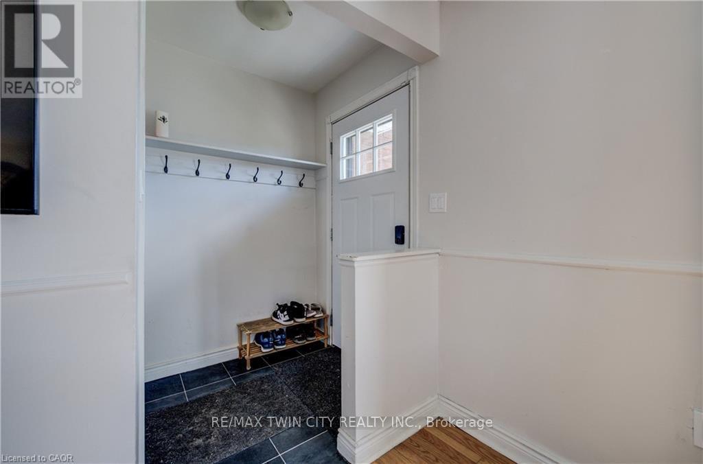 1099 Sovereign Road, Woodstock, Ontario  N4S 5P3 - Photo 4 - X12868440