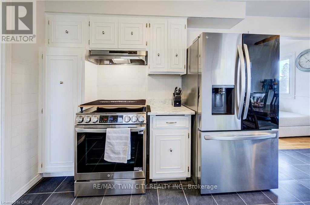 1099 Sovereign Road, Woodstock, Ontario  N4S 5P3 - Photo 7 - X12868440