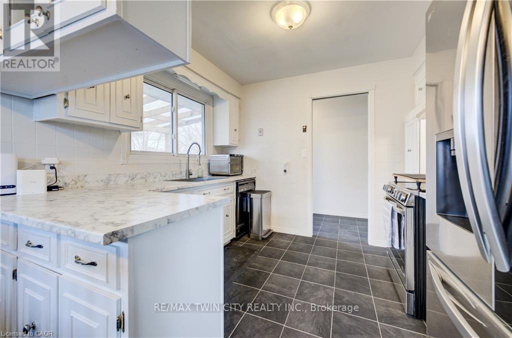 1099 Sovereign Road, Woodstock, Ontario  N4S 5P3 - Photo 9 - X12868440