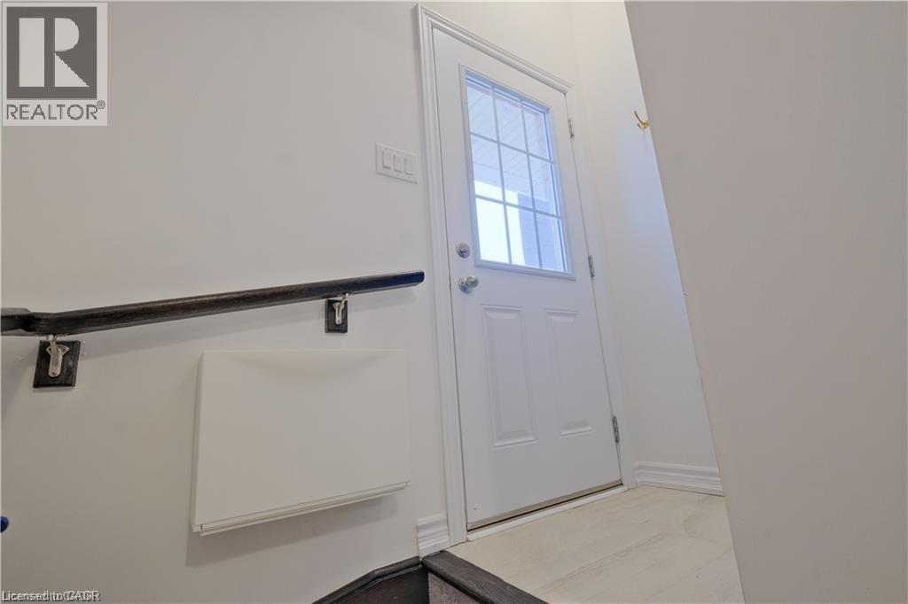 12 Roseberry Lane, Kitchener, Ontario  N2B 0A9 - Photo 3 - 40803765