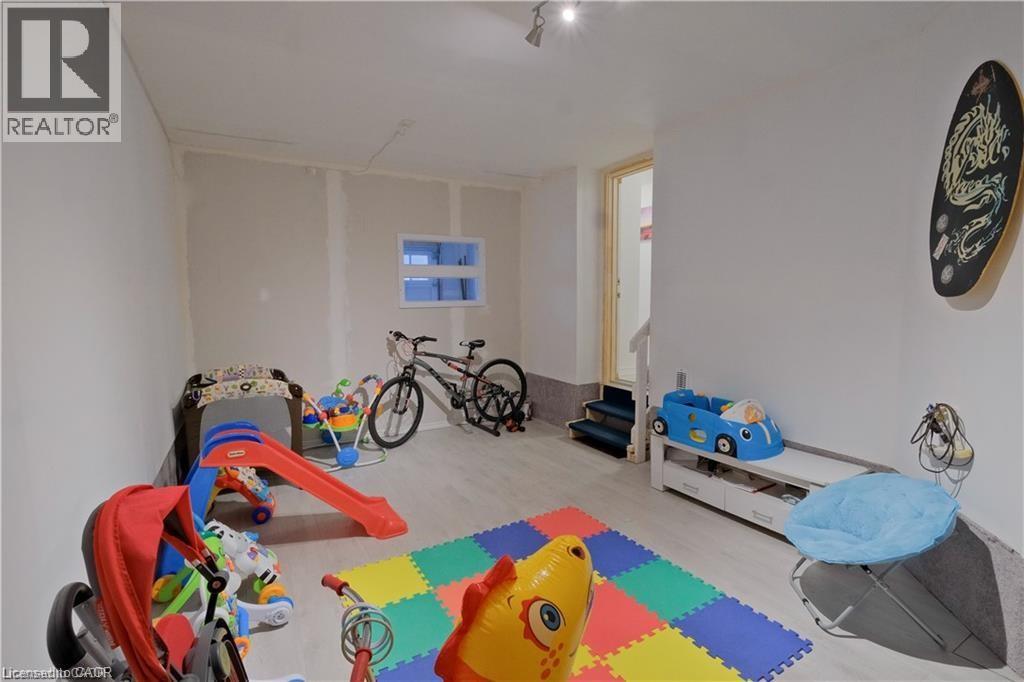 12 Roseberry Lane, Kitchener, Ontario  N2B 0A9 - Photo 24 - 40803765