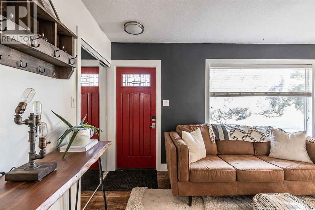 683 7 Street Sw, Medicine Hat, Alberta  T1A 4K9 - Photo 3 - A2291265