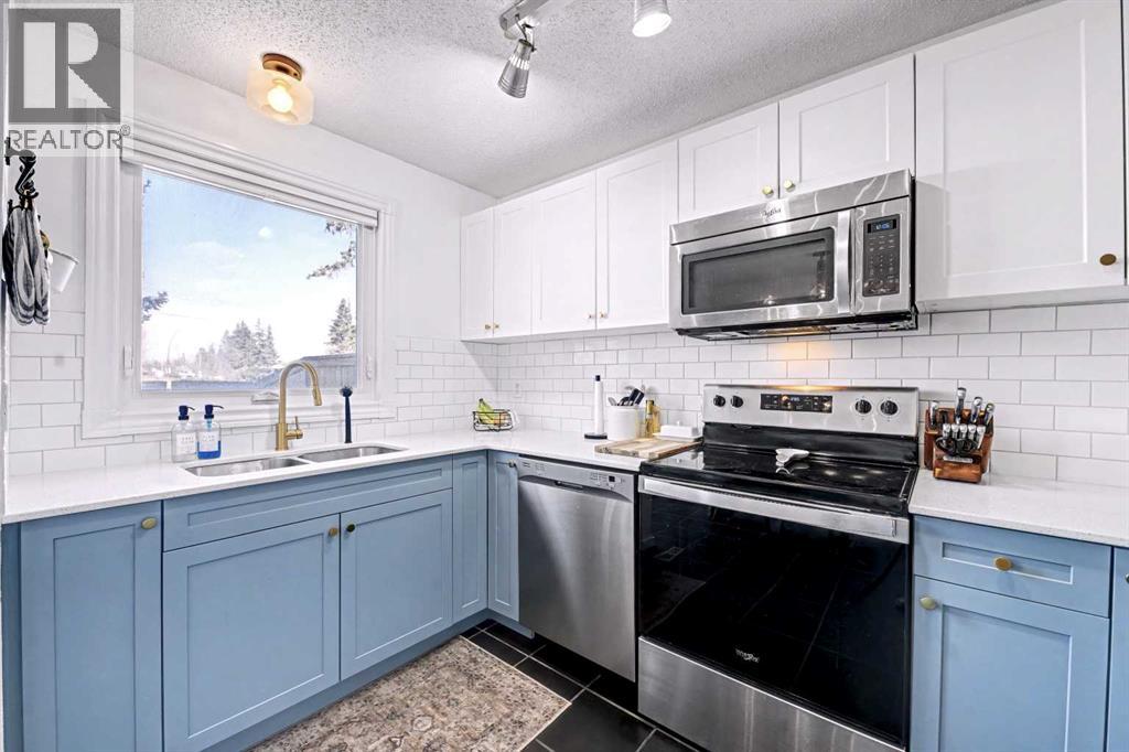 180, 123 Queensland Drive Se, Calgary, Alberta  T2J 5J4 - Photo 1 - A2289986