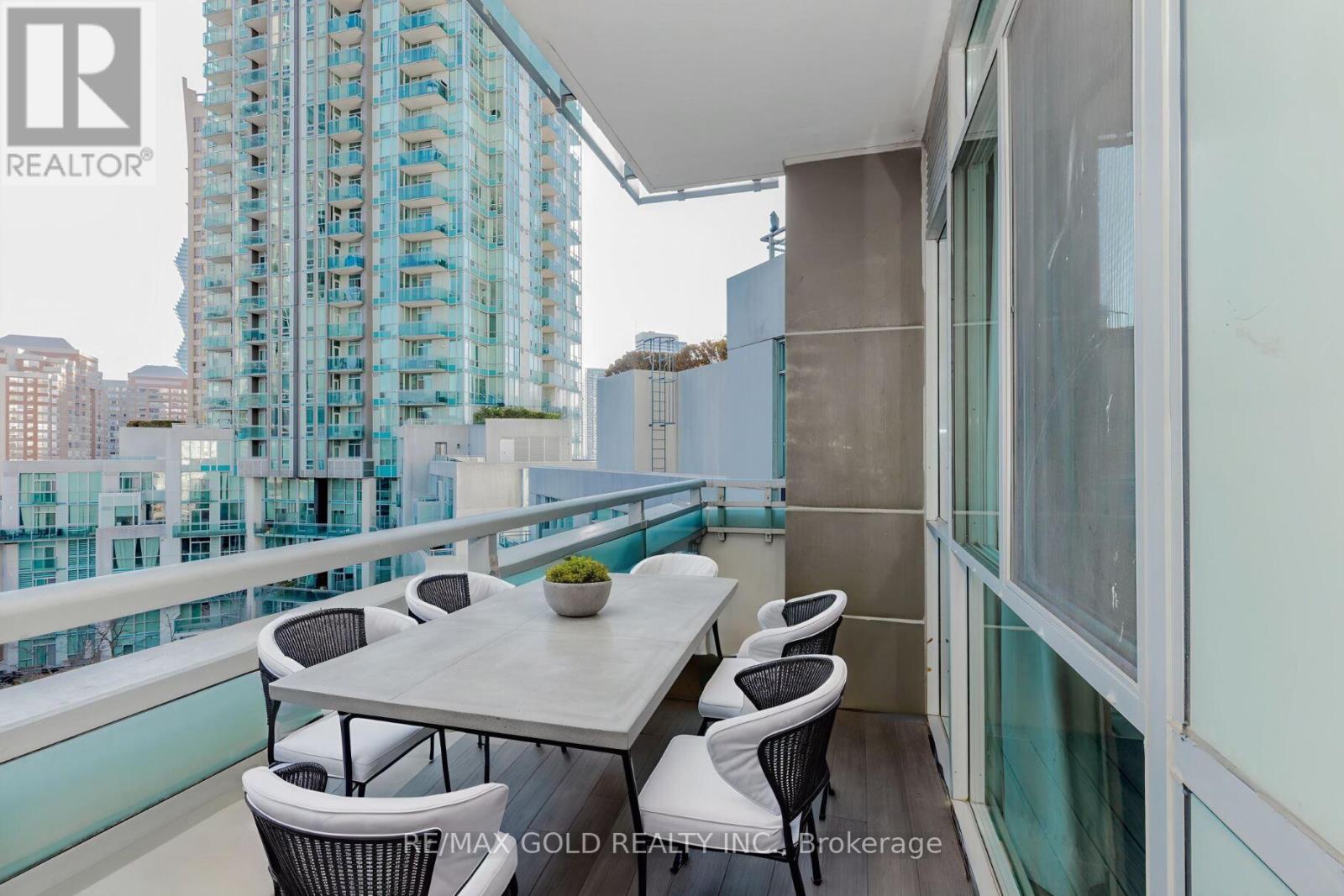 1106 - 220 Burnhamthorpe Road W, Mississauga, Ontario  L5B 4N4 - Photo 37 - W12863680