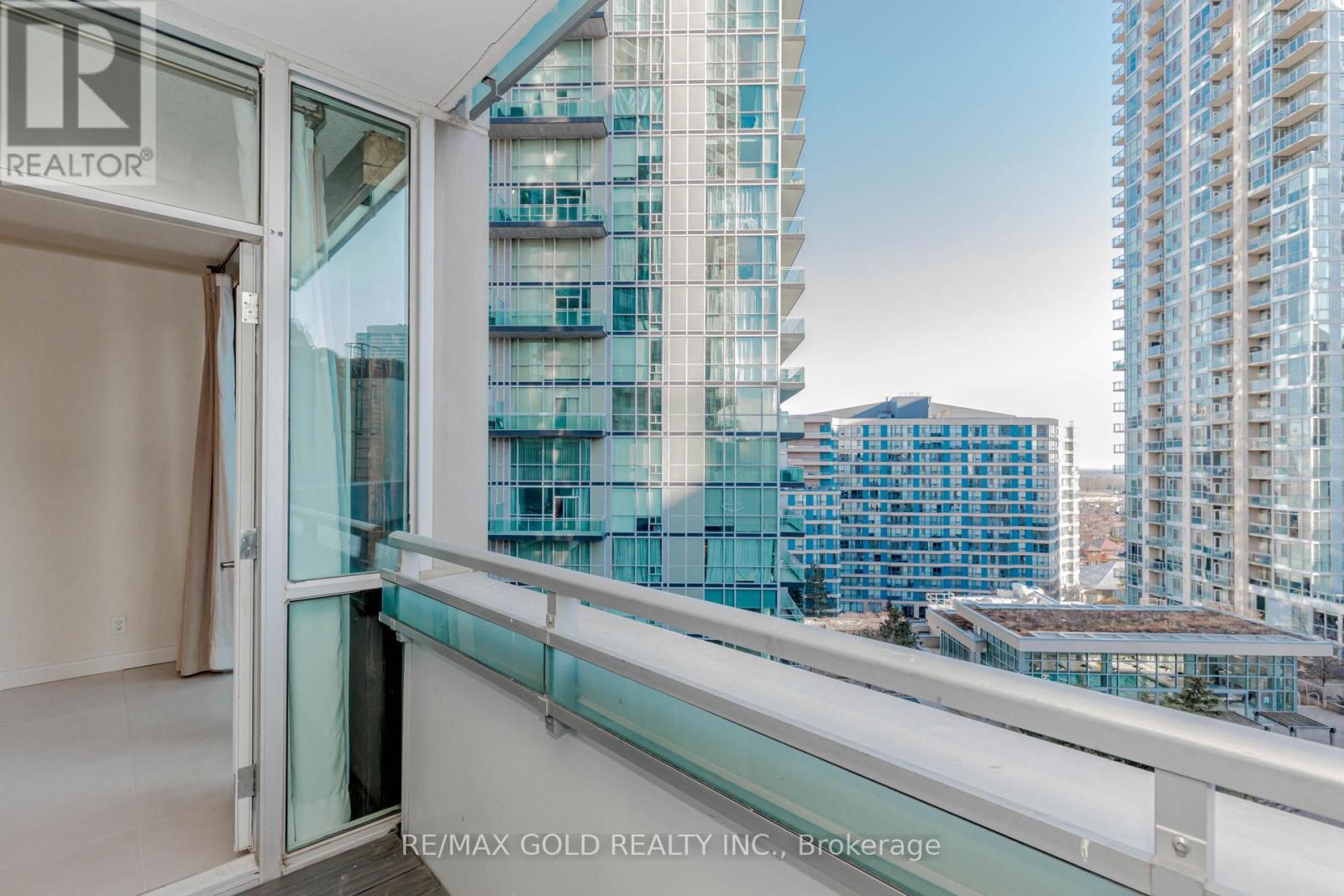 1106 - 220 Burnhamthorpe Road W, Mississauga, Ontario  L5B 4N4 - Photo 39 - W12863680