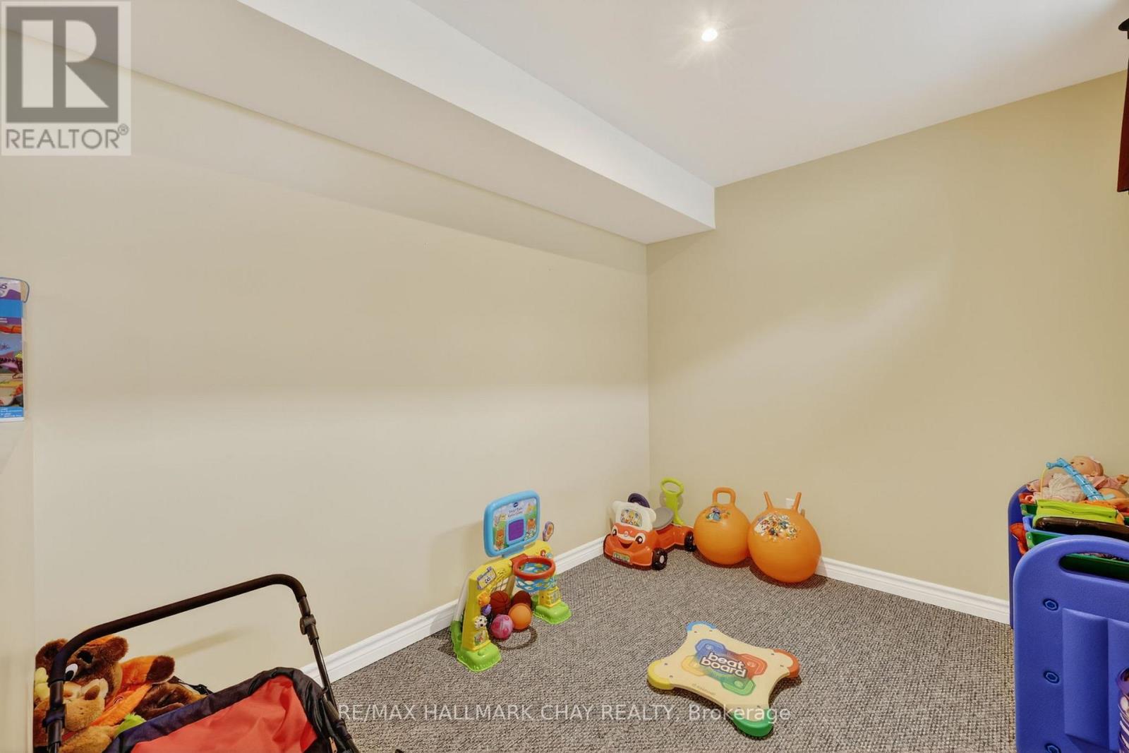 83 Beare Trail, Newmarket, Ontario  L3X 3B3 - Photo 24 - N12868088