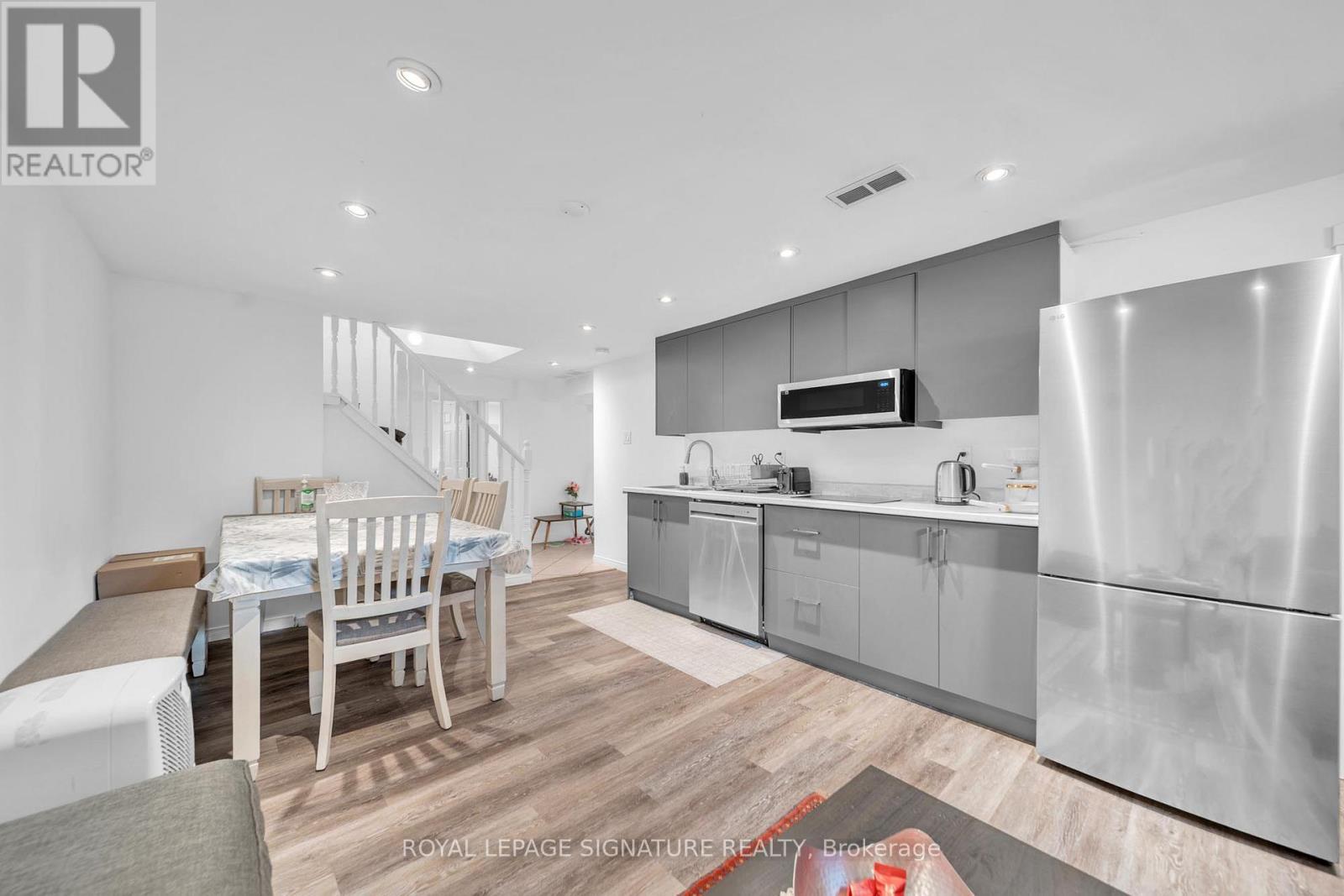 313 Patricia Avenue, Toronto, Ontario  M2R 2M6 - Photo 20 - C12868298