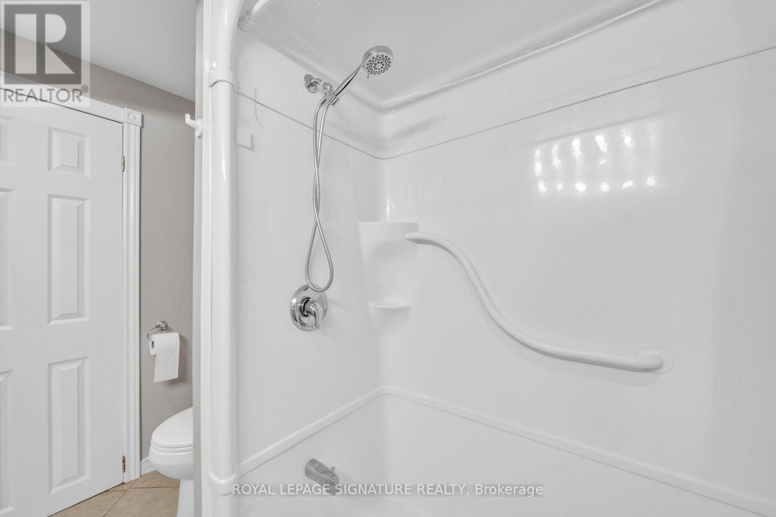 313 Patricia Avenue, Toronto, Ontario  M2R 2M6 - Photo 17 - C12868298