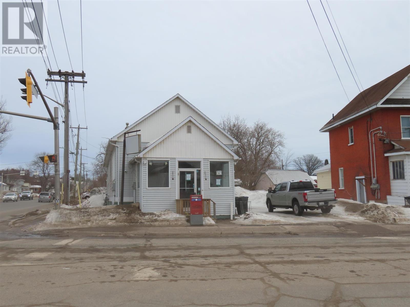 346 North St, Sault Ste Marie, Ontario P6B 2A8 - Photo 1 - SM260456