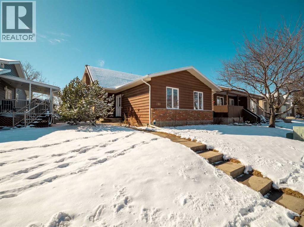 210 Jerry Potts Boulevard W, Lethbridge, Alberta  T1K 6H1 - Photo 2 - A2291548