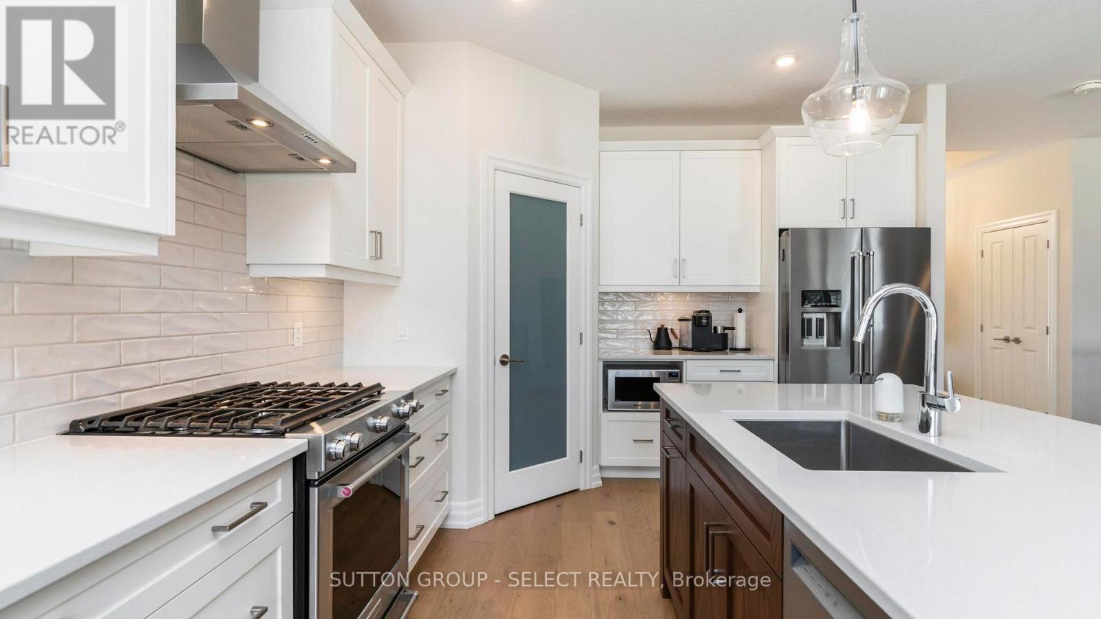 2005 Lockwood Crescent, Strathroy-Caradoc, Ontario  N0L 1W0 - Photo 10 - X12868550