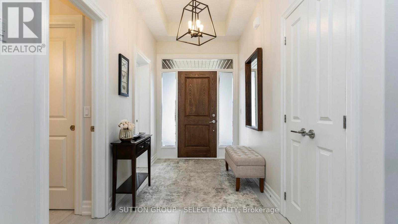 2005 Lockwood Crescent, Strathroy-Caradoc, Ontario  N0L 1W0 - Photo 5 - X12868550