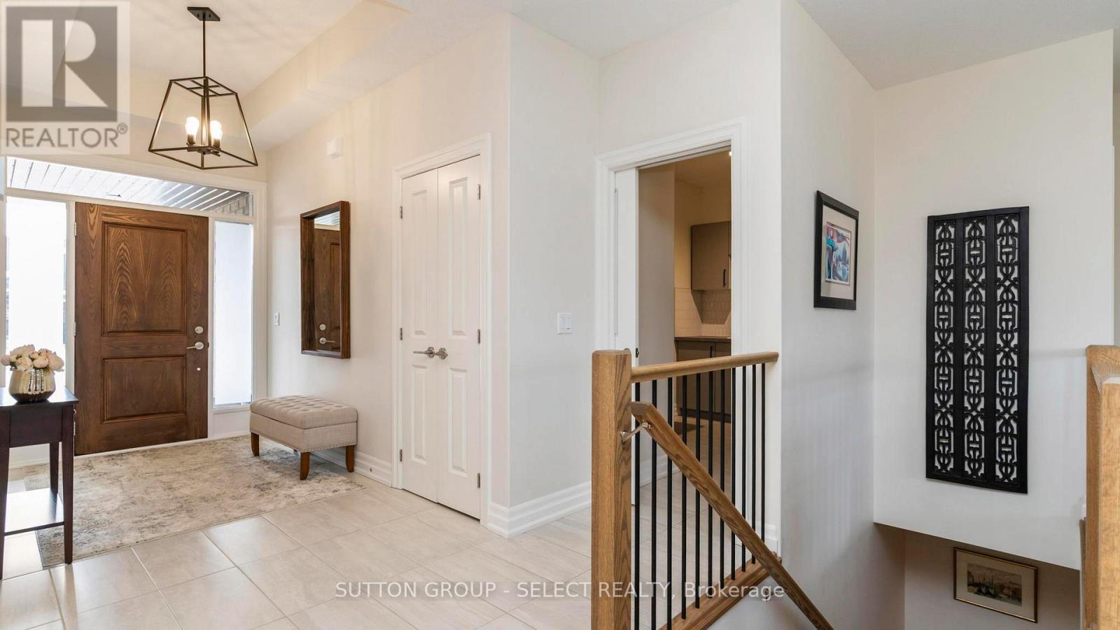 2005 Lockwood Crescent, Strathroy-Caradoc, Ontario  N0L 1W0 - Photo 6 - X12868550