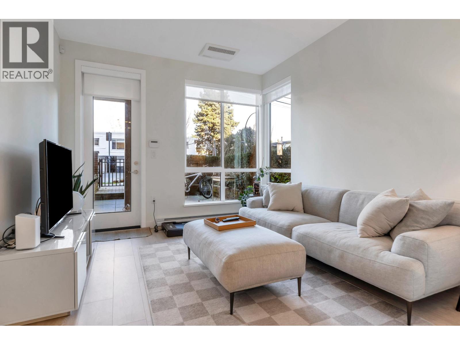 106 7599 15th Street, Burnaby, British Columbia  V3N 0H9 - Photo 3 - R3091229