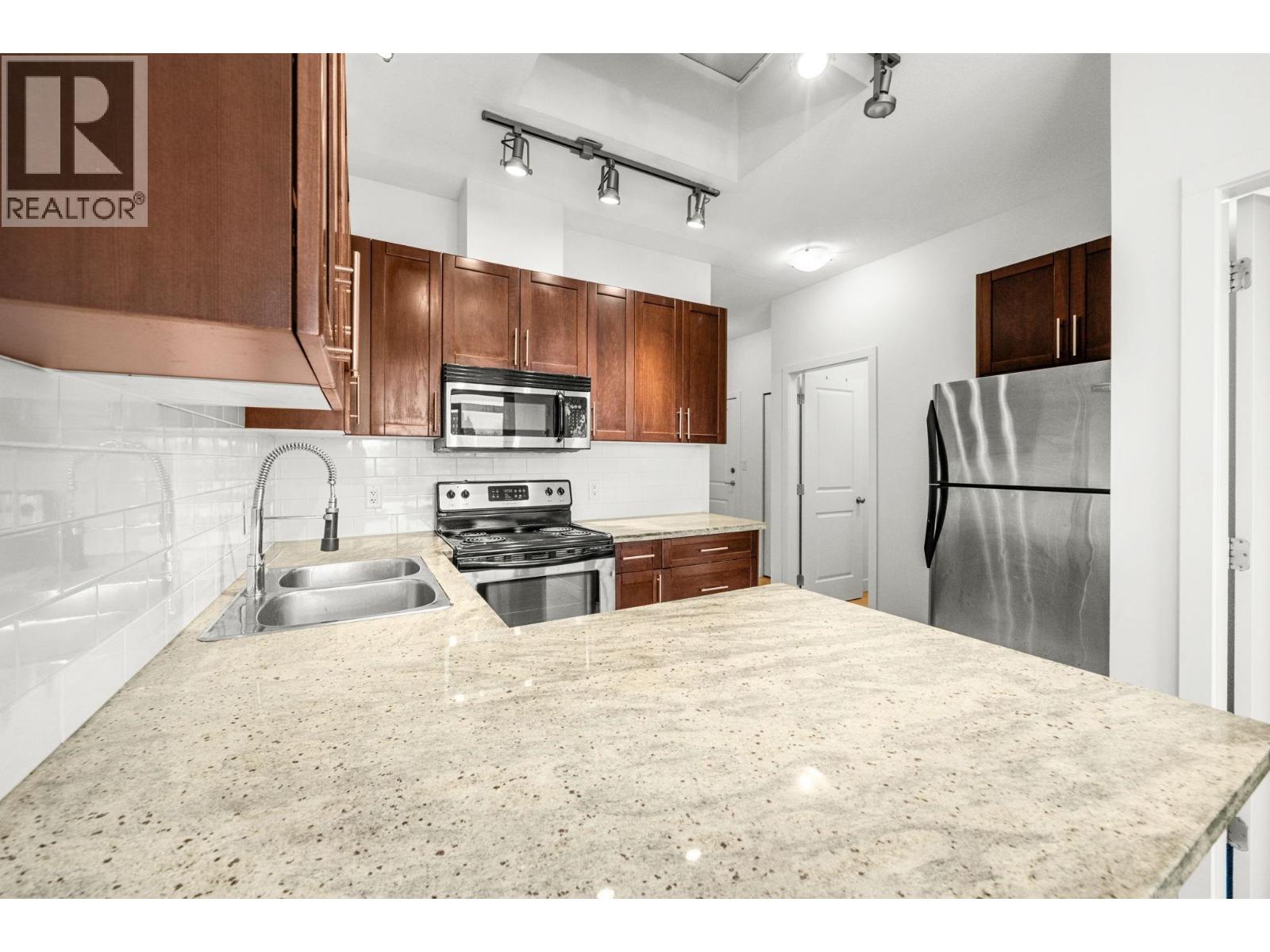 Ph8 688 E 17th Avenue, Vancouver, British Columbia  V5V 0A8 - Photo 10 - R3090457