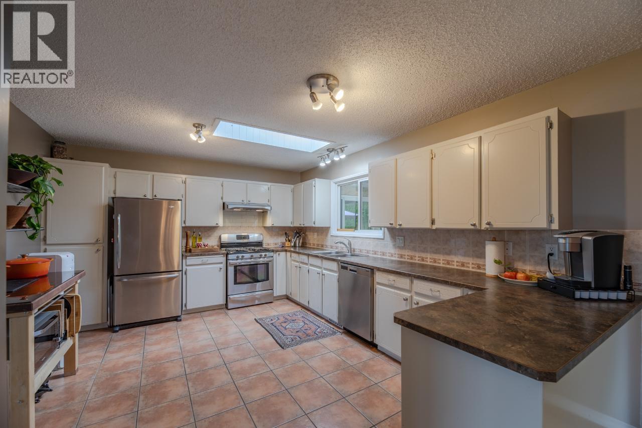 12612 Reynolds Avenue, Summerland, British Columbia  V0H 1Z8 - Photo 8 - 10378889