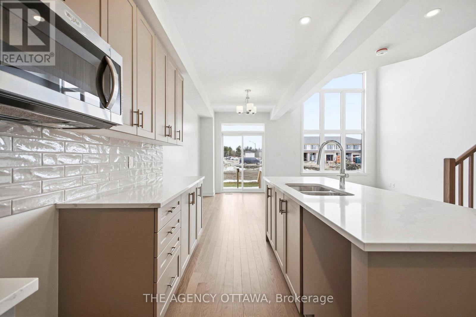 1132 Spoor Street, Ottawa, Ontario  K2K 1X7 - Photo 12 - X12868554