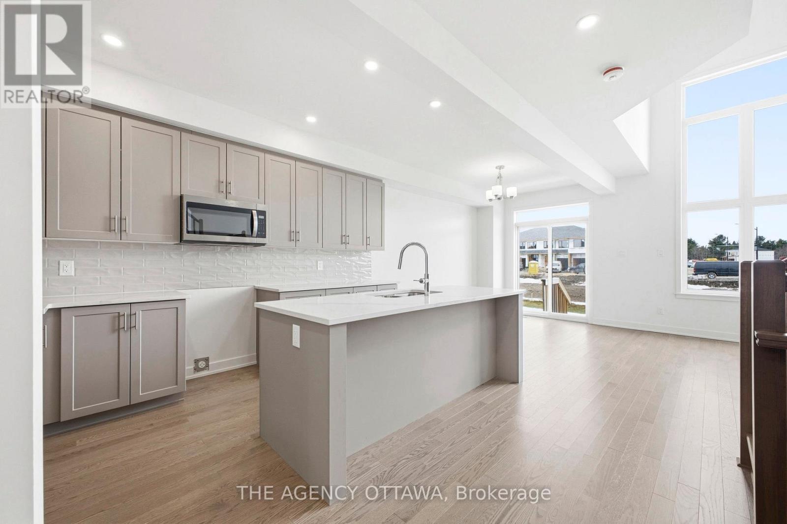 1132 Spoor Street, Ottawa, Ontario  K2K 1X7 - Photo 8 - X12868554