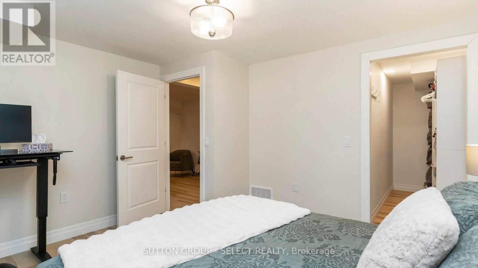 2005 Lockwood Crescent, Strathroy-Caradoc, Ontario  N0L 1W0 - Photo 31 - X12868550