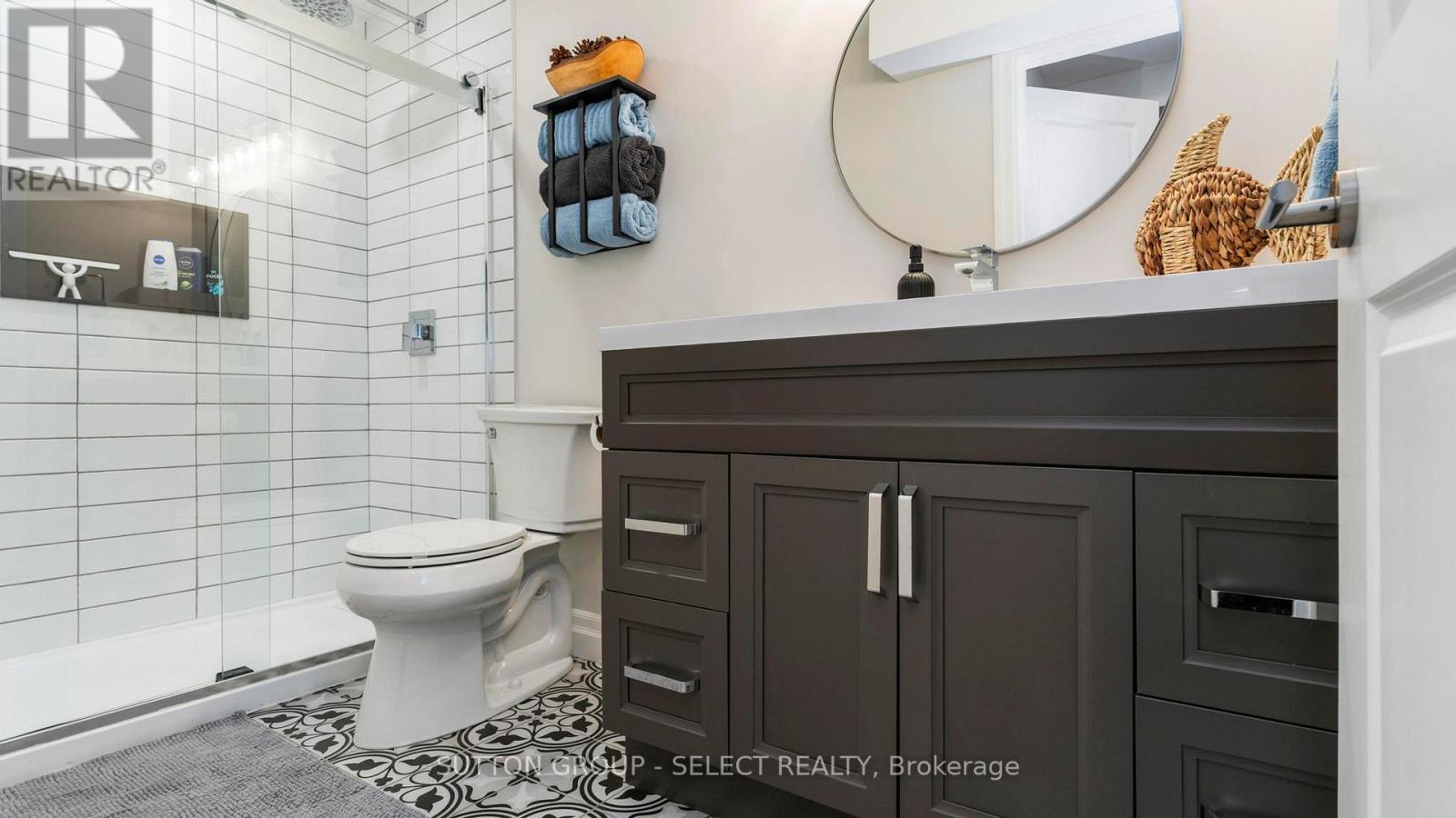 2005 Lockwood Crescent, Strathroy-Caradoc, Ontario  N0L 1W0 - Photo 35 - X12868550