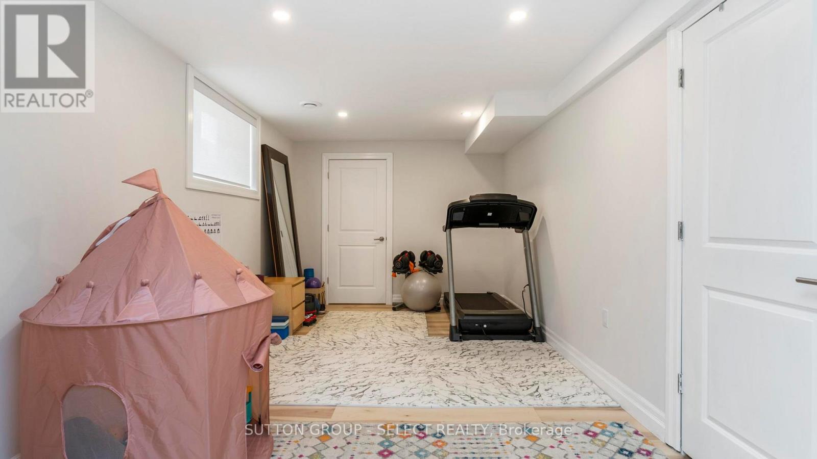 2005 Lockwood Crescent, Strathroy-Caradoc, Ontario  N0L 1W0 - Photo 34 - X12868550