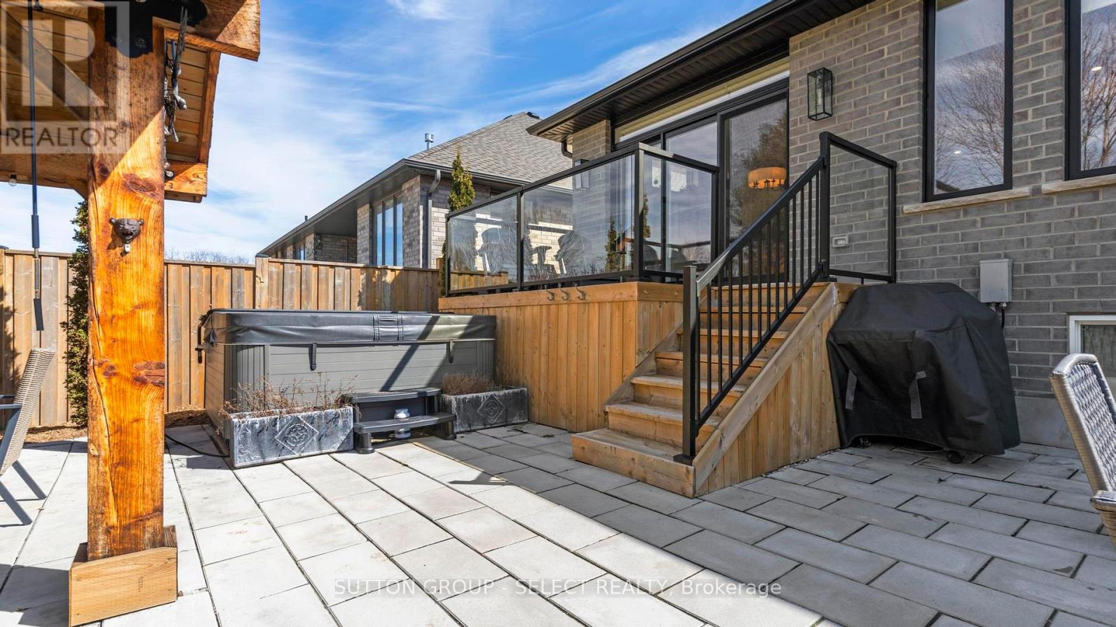 2005 Lockwood Crescent, Strathroy-Caradoc, Ontario  N0L 1W0 - Photo 42 - X12868550