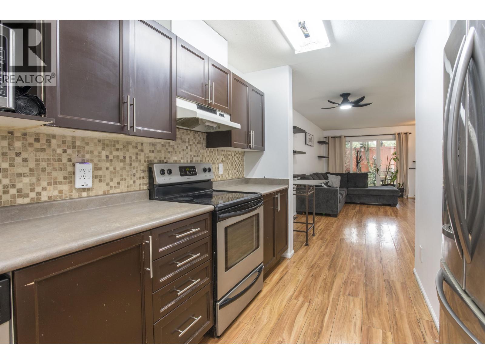 8 20985 Camwood Avenue, Maple Ridge, British Columbia  V2X 2N9 - Photo 7 - R3098353