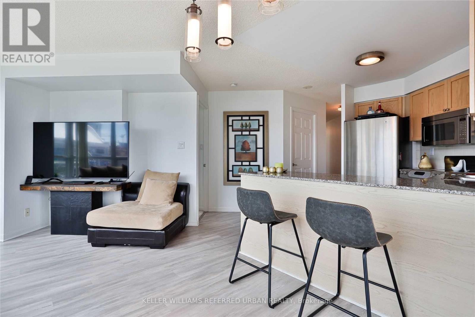 730 - 230 Queens Quay W, Toronto, Ontario  M5J 2Y7 - Photo 9 - C12868490