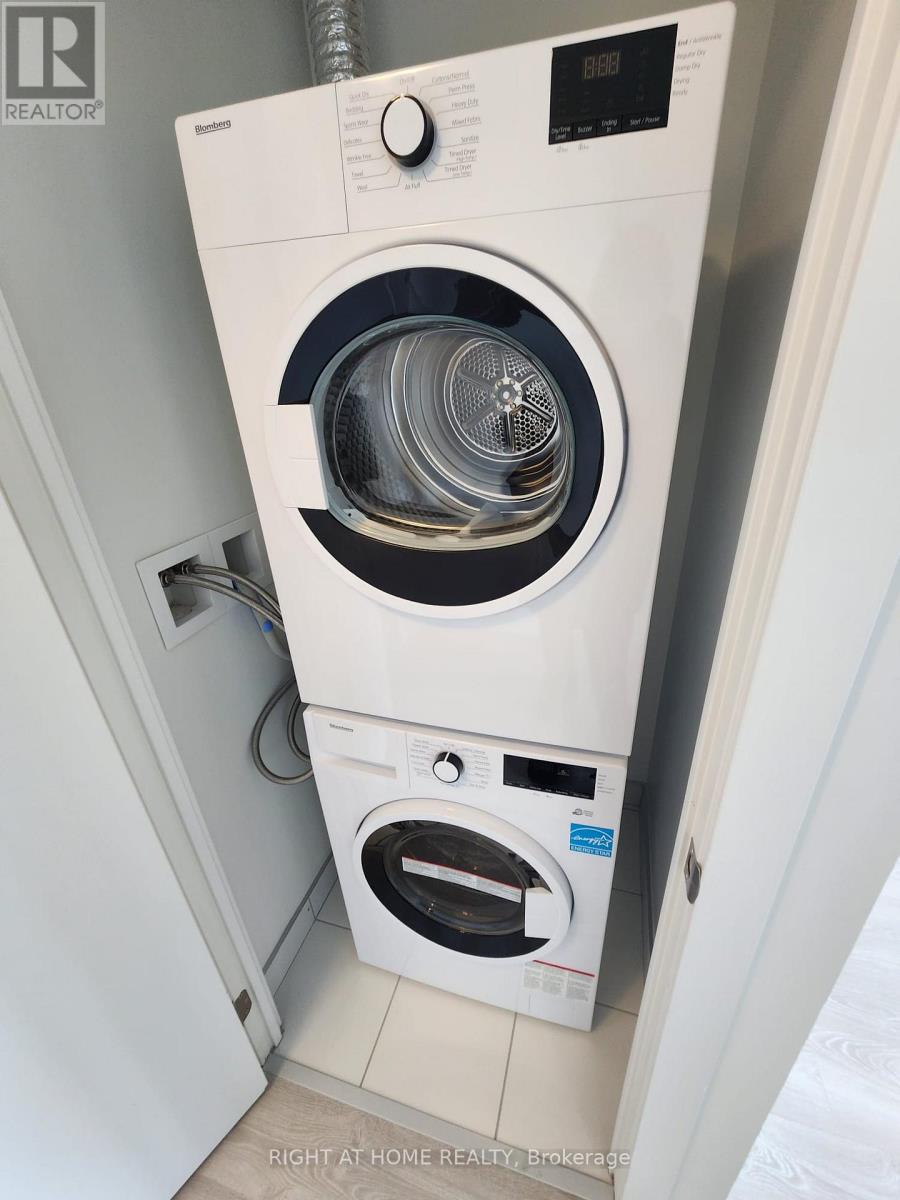 1105 - 1 Quarrington Lane, Toronto, Ontario  M3C 0S4 - Photo 10 - C12868504