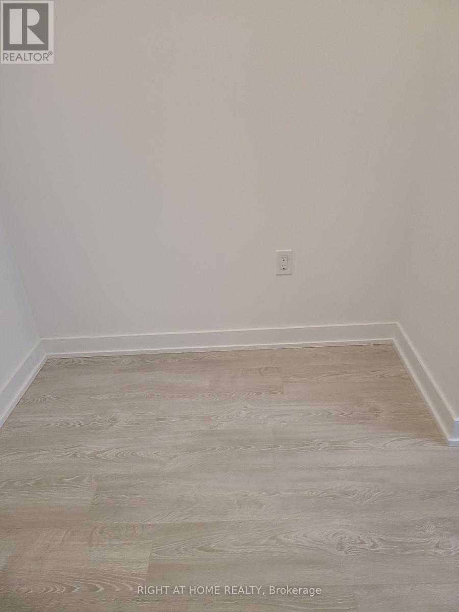 1105 - 1 Quarrington Lane, Toronto, Ontario  M3C 0S4 - Photo 5 - C12868504