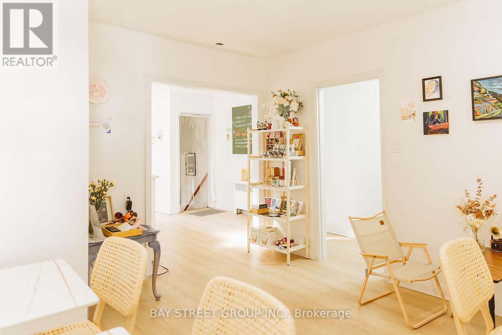 2nd Fl - 5463 Yonge Street, Toronto, Ontario  M2H 5S1 - Photo 14 - C12868510