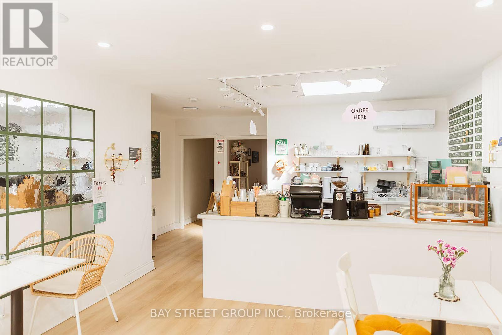 2nd Fl - 5463 Yonge Street, Toronto, Ontario  M2H 5S1 - Photo 8 - C12868510