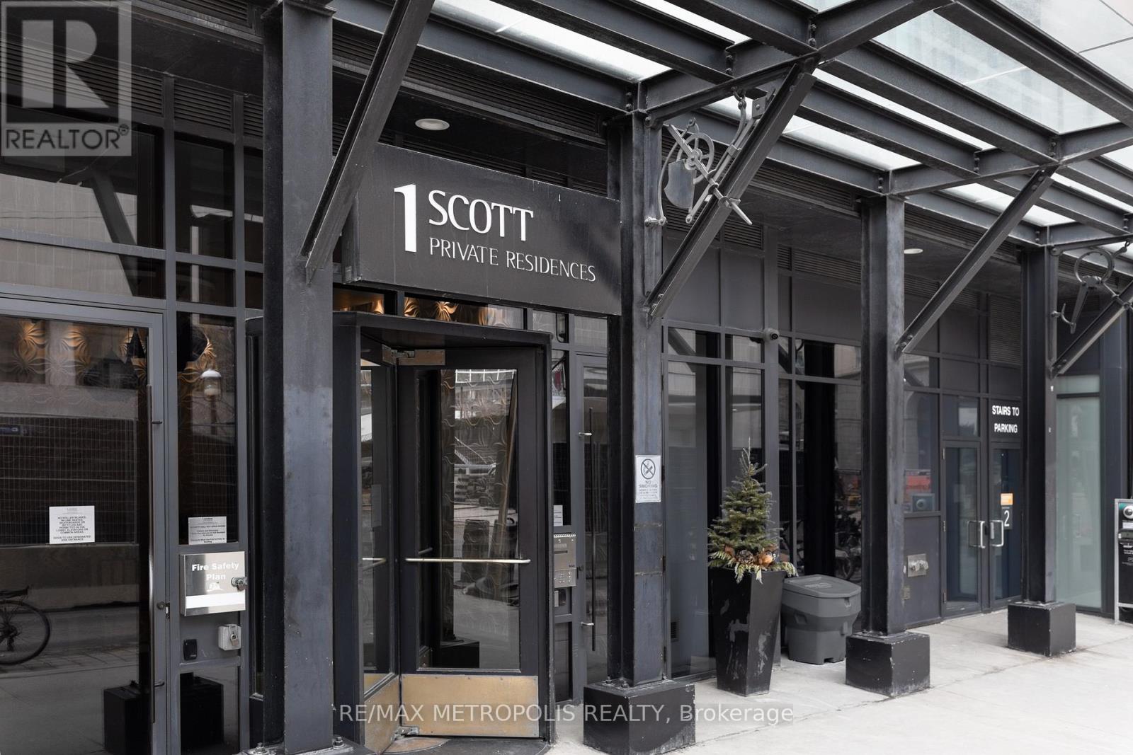 605 - 1 Scott Street, Toronto, Ontario  M5E 1A1 - Photo 3 - C12868522