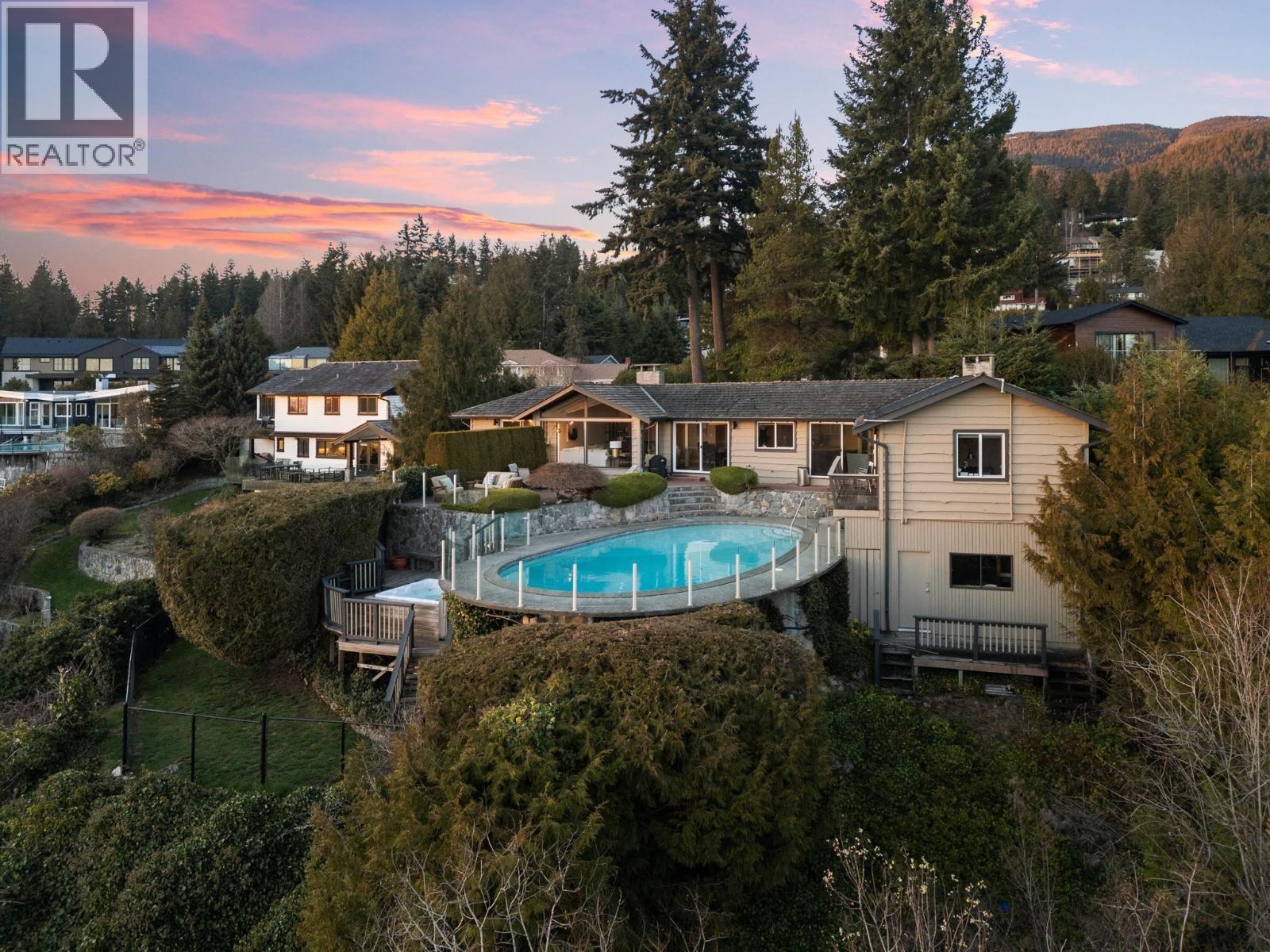 4570 Woodgreen Court, West Vancouver, British Columbia  V7S 2V7 - Photo 11 - R3098325