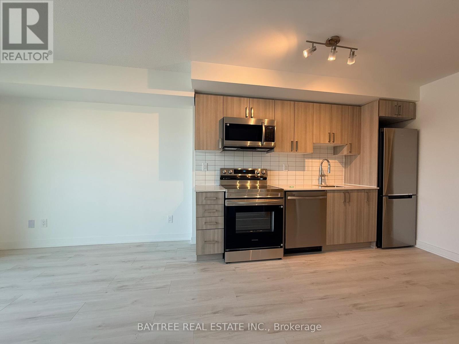 306 - 1010 Sandy Beach Road, Pickering, Ontario  L1W 3V9 - Photo 4 - E12868532