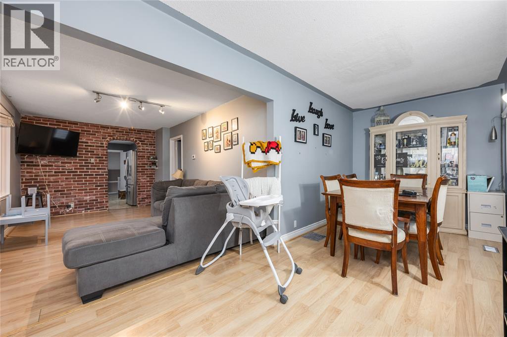 856 Devine Street, Sarnia, Ontario  N7S 1X5 - Photo 10 - 26005055