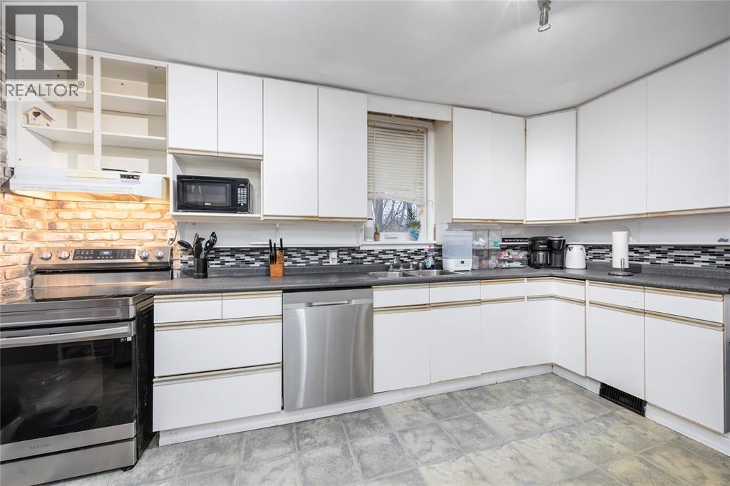 856 Devine Street, Sarnia, Ontario  N7S 1X5 - Photo 12 - 26005055