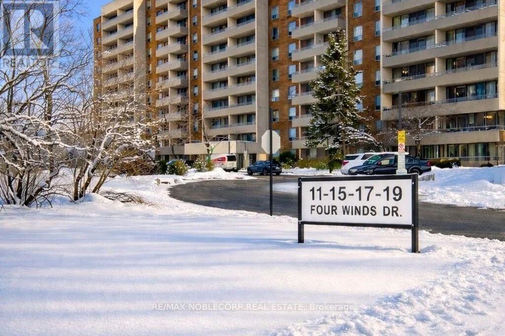 810 - 19 Four Winds Drive, Toronto, Ontario  M3J 2S9 - Photo 2 - W12867470