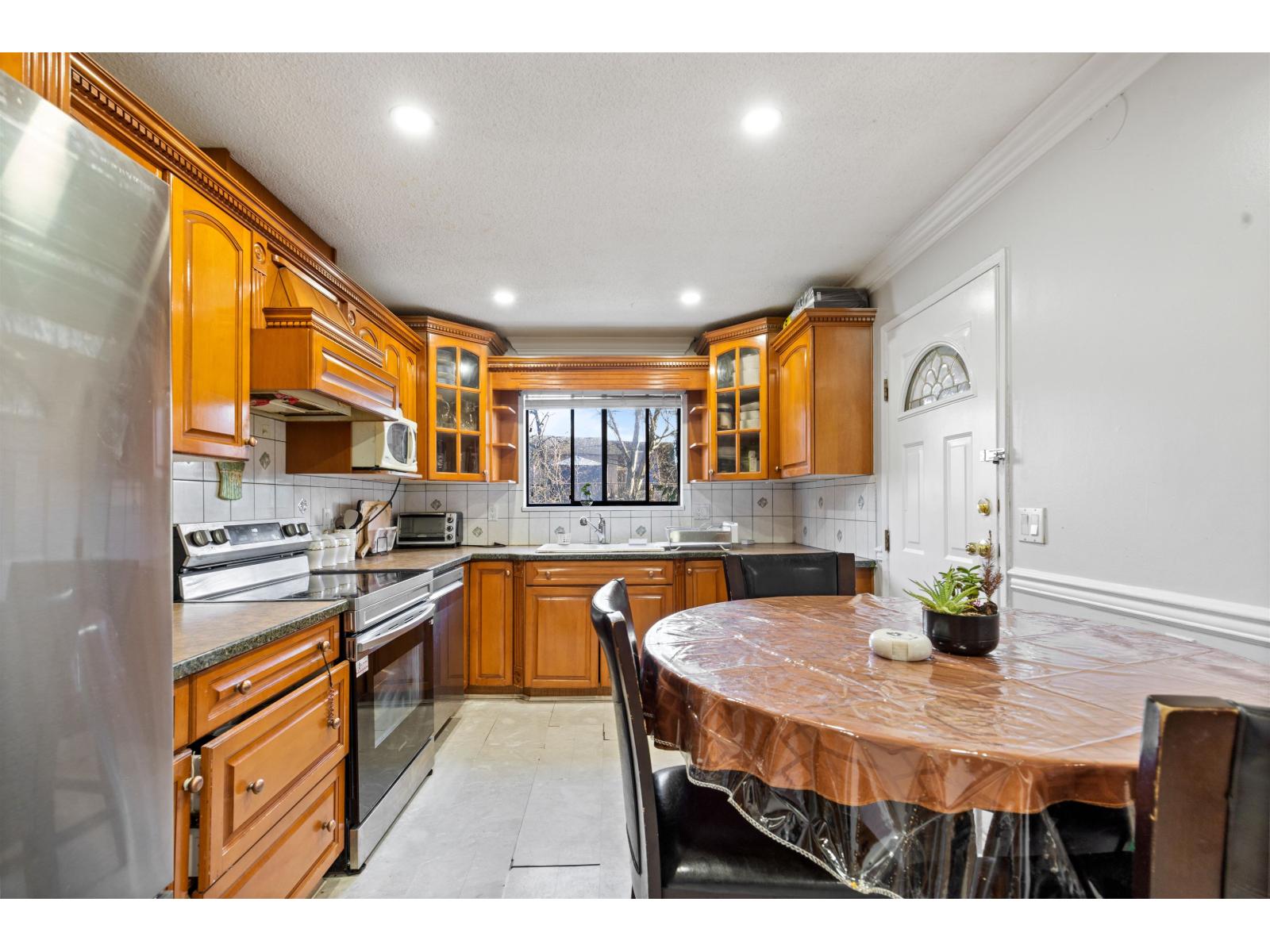 8864 Ursus Crescent, Surrey, British Columbia  V3V 6L4 - Photo 9 - R3098300