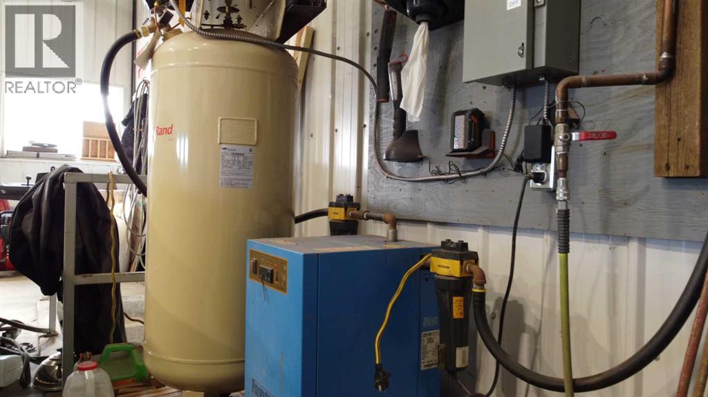 37174 C & E Trail, Rural Red Deer County, Alberta  T4N 6S6 - Photo 6 - A2291366