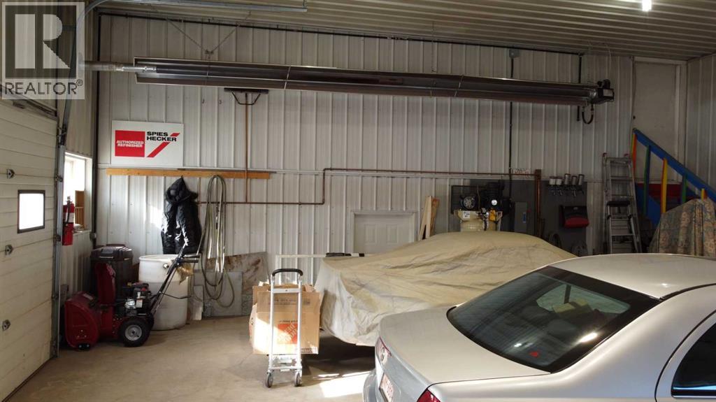 37174 C & E Trail, Rural Red Deer County, Alberta  T4N 6S6 - Photo 9 - A2291366